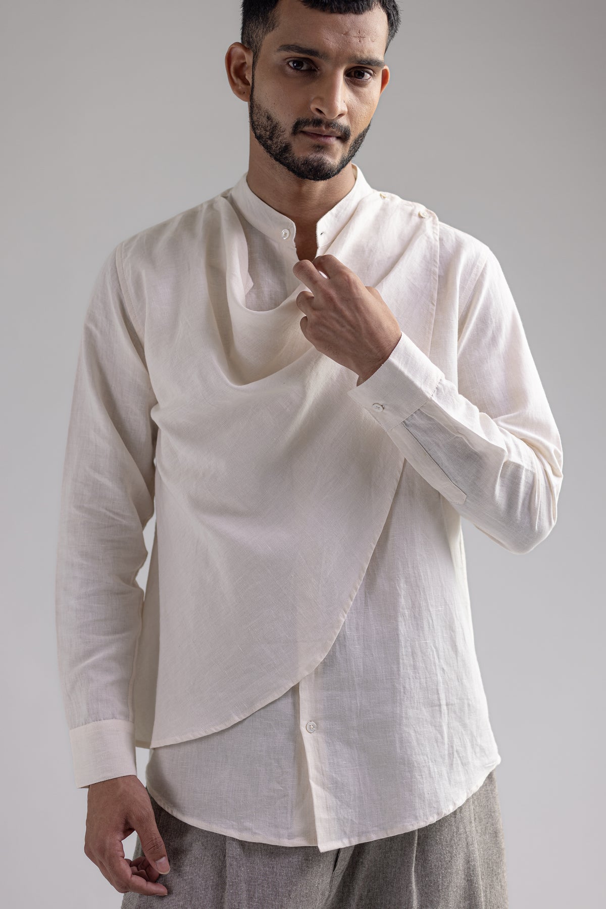 Cowl Shirt - Men - White - Cotton Linen, closeup 02